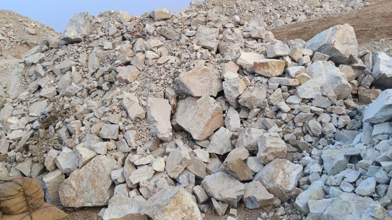 Potash Feldspar Lumps